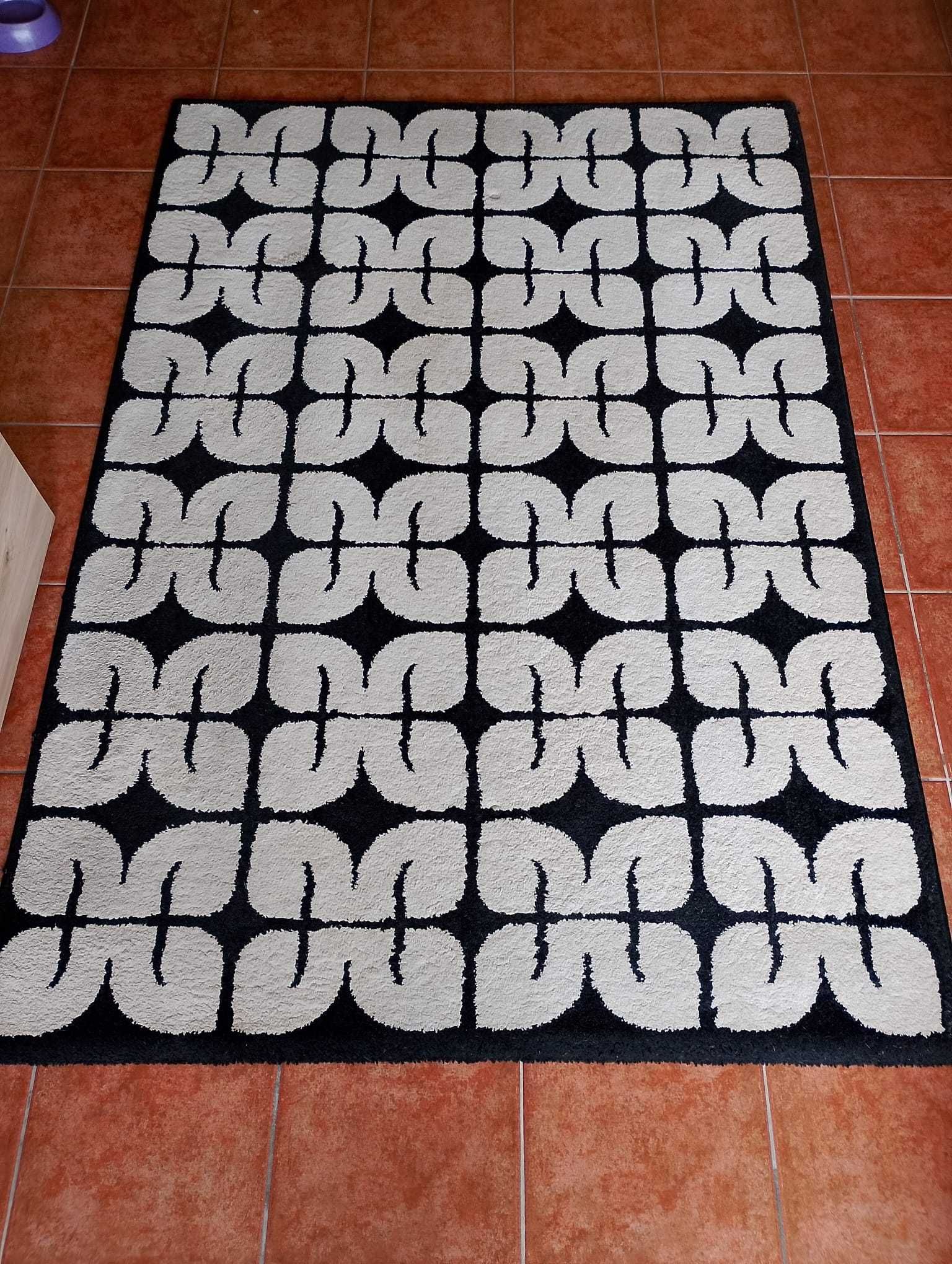 Vendo lindo tapete 1,40 x 2,00 m