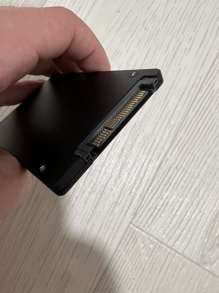Накопичувач SSD U.2 2.5 7.68TB PM983 Samsung MZQLB7T6HMLA-00007