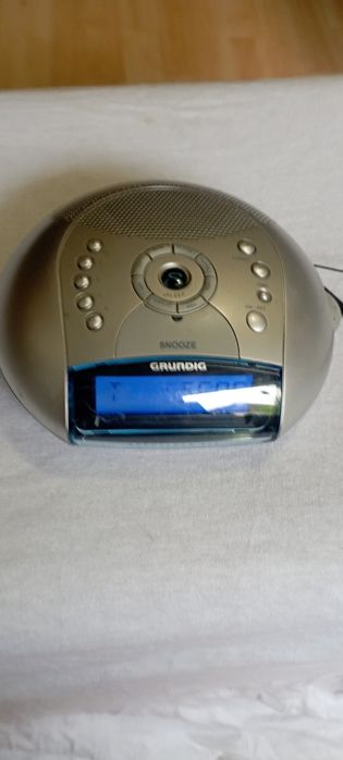 Немецкий цифровой тюнер Grundig.
