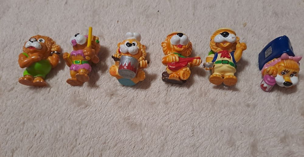 Kinder suprpise іграшки Левенята