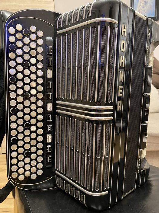 Akordeon guzikowy Hohner Morino Artiste IX D B-Griff
