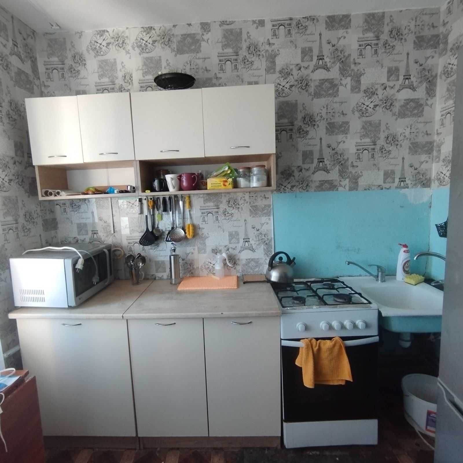 В продажу затишна кімната біля центру