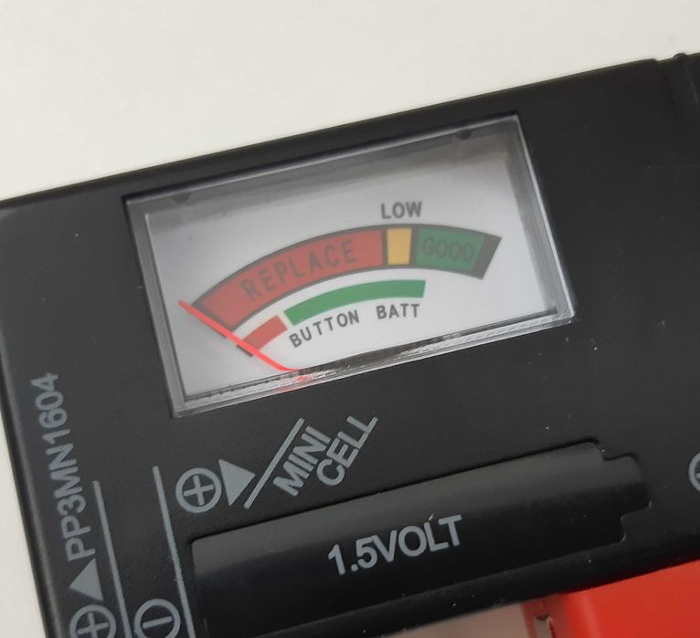 Medidor Testador Universal de Pilhas Baterias Novo