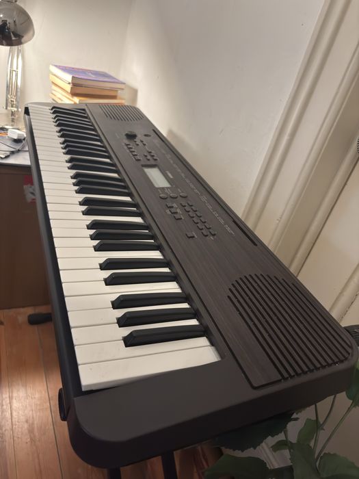 Teclado Yamaha psr360