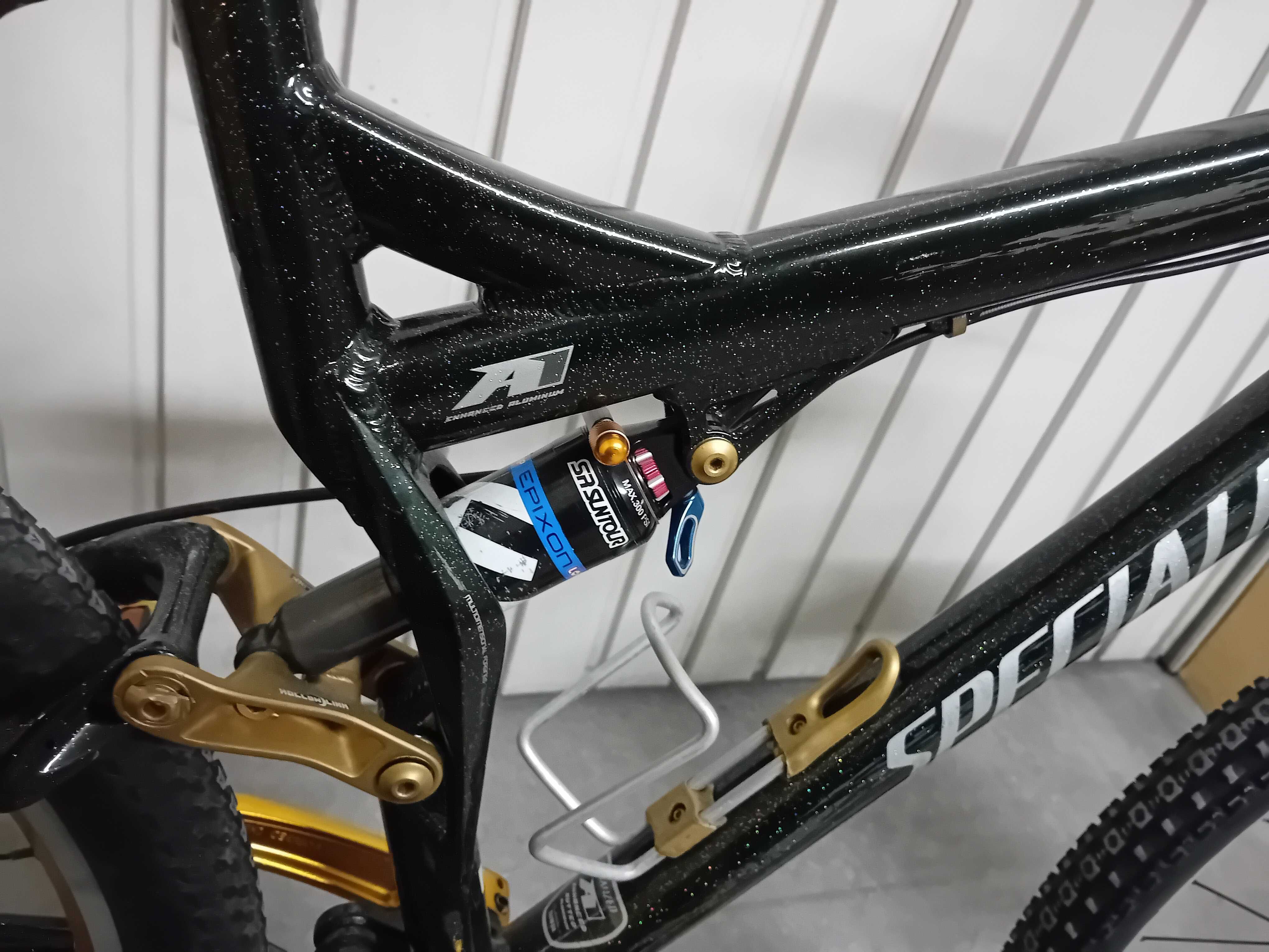 Bicicleta doble suspensão SPECIALIZED 26