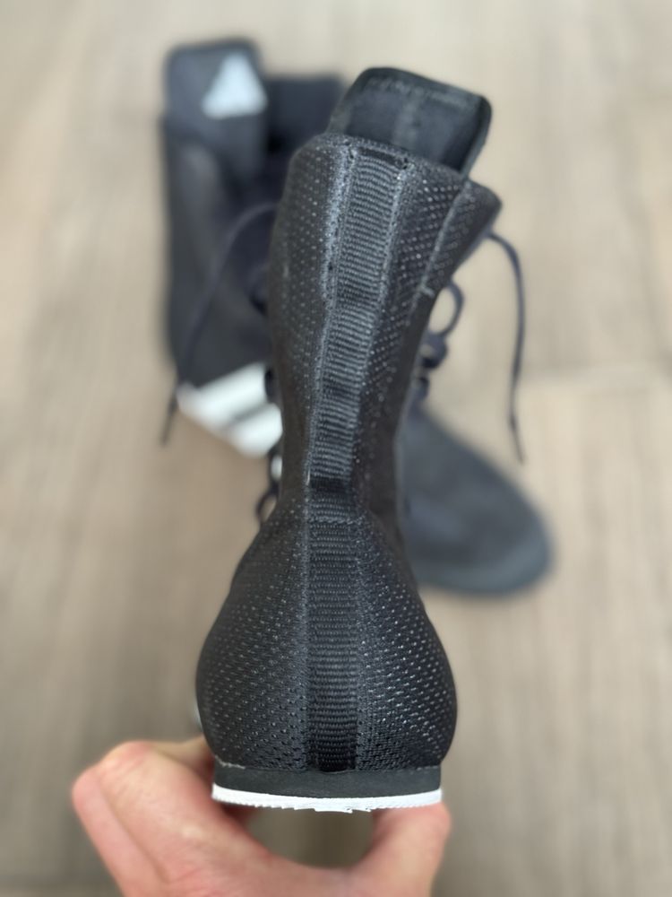 Adidas  Box Hog 2 FX0561 44, 48