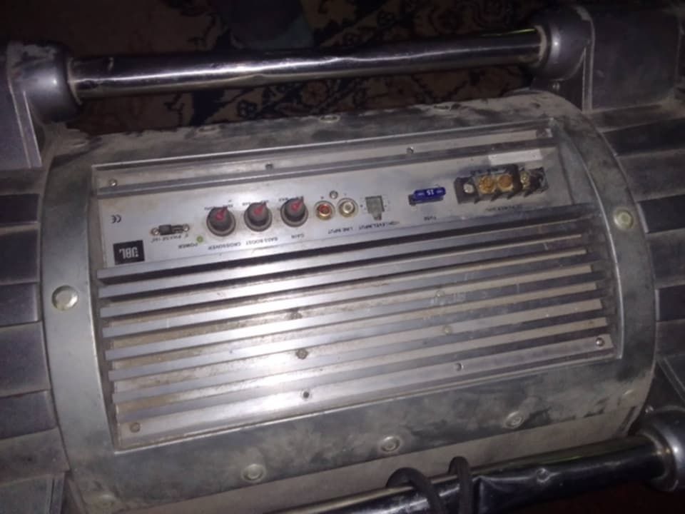 Car audio tuba i wzmacniacz JBL /radio Clarion 53 x 4.