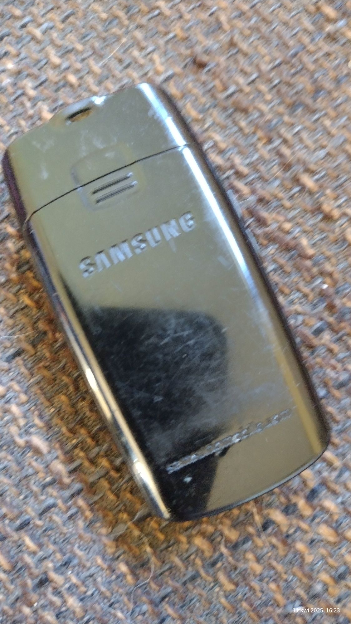 Telefon Samsung składany stół