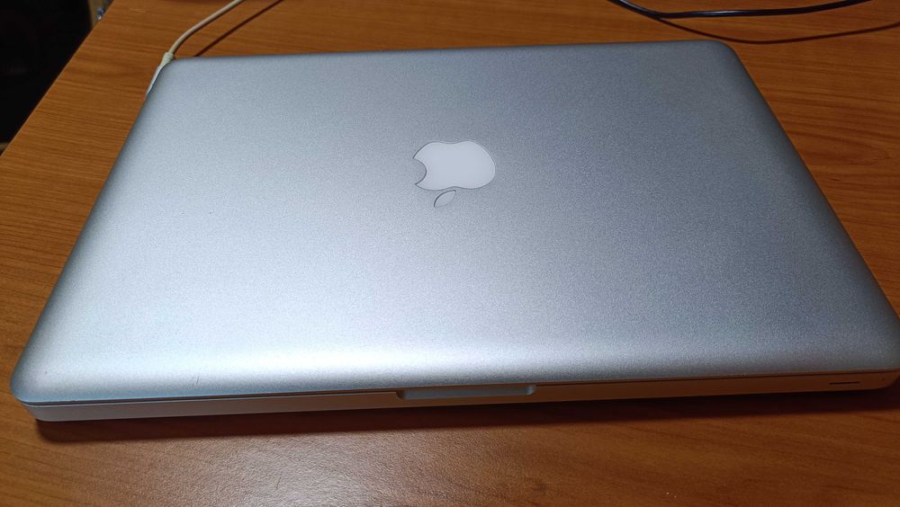 MacBook  13" processador 2.3  memória 8 GB