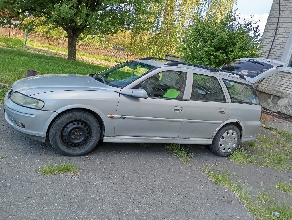Продам автомобіль Opel Vectra 2000p