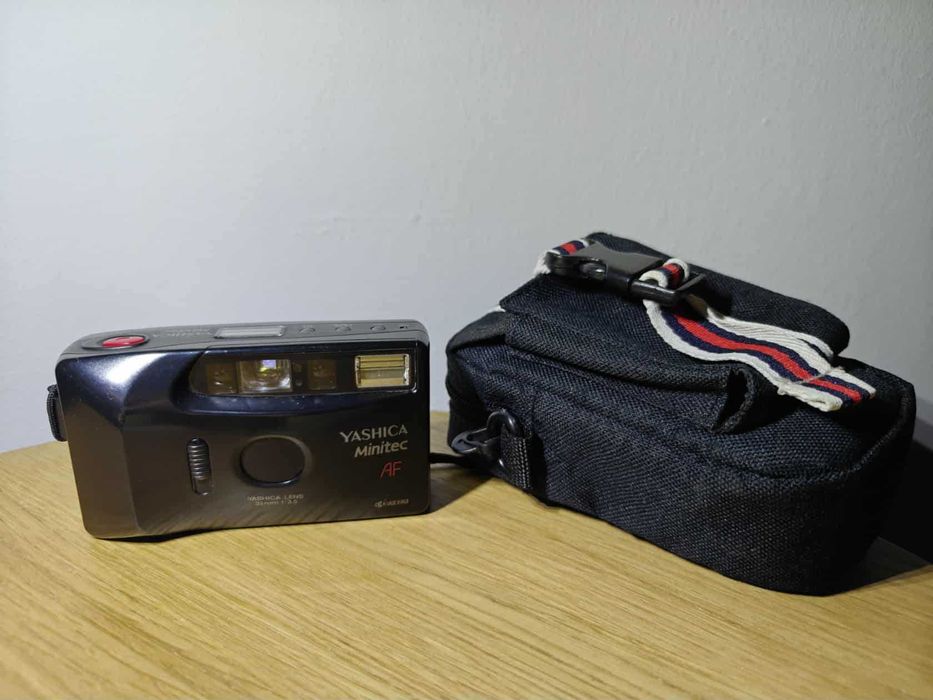 Aparat analogowy Yashica Minitec AF