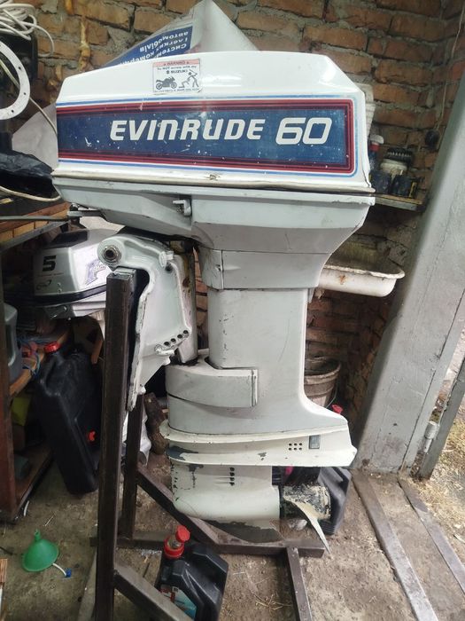 Evinrude johnson 60 лодочний мотор розборка на запчастини шрот