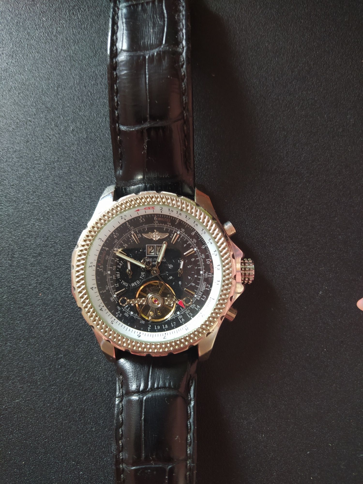 Годинник Bentley morors