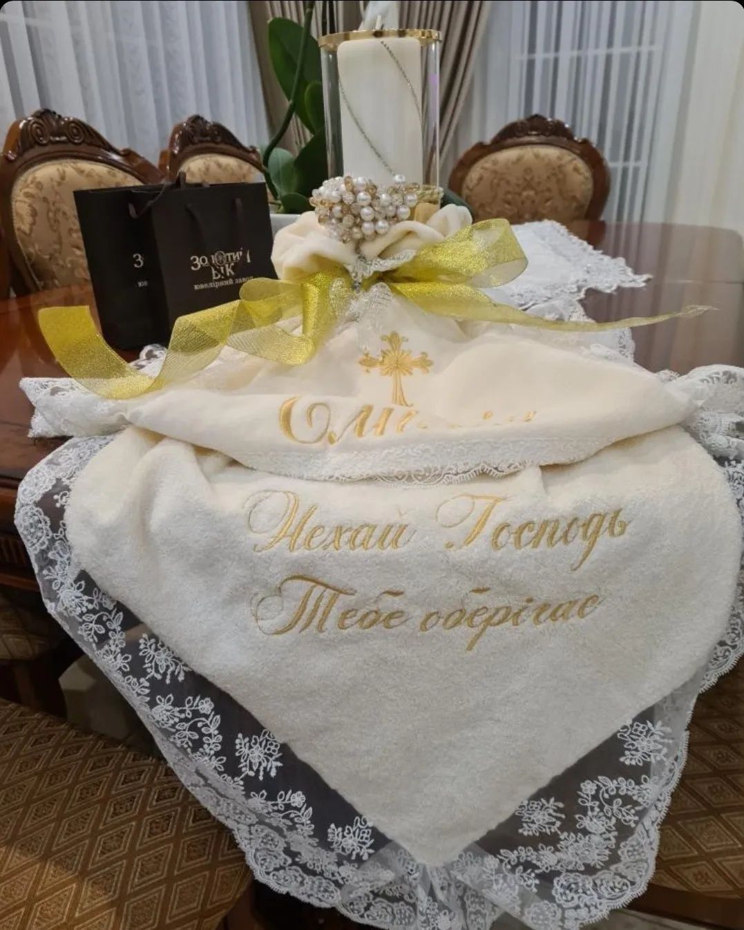 Крижмова свічка на хрещення