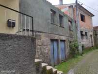 Moradia para Reconstrução com Terreno a 6 Kms do Centro