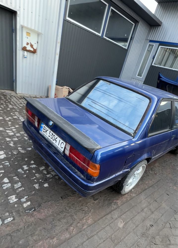 BMW e 30 1985р 2,8 бензин