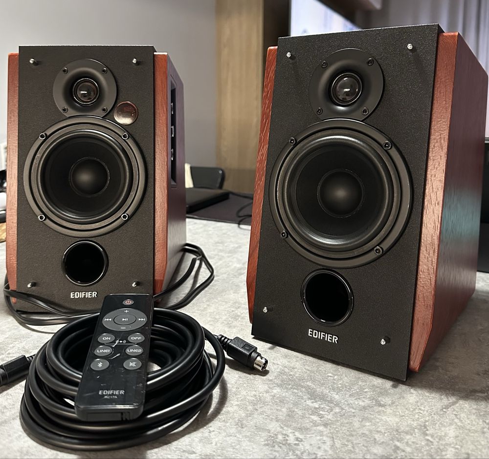 Edifier R1700BTs – Bluetooth, sub-out, świetny dźwięk