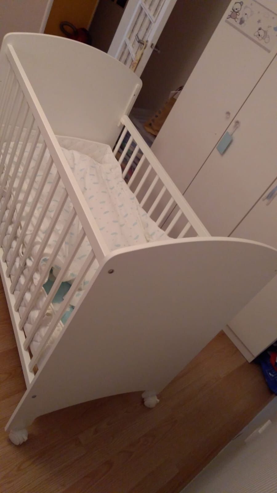 Berço branco da marca Trama