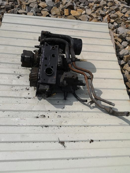 Stara pompa oleju do samochodu IVECO 2.8 JTD
