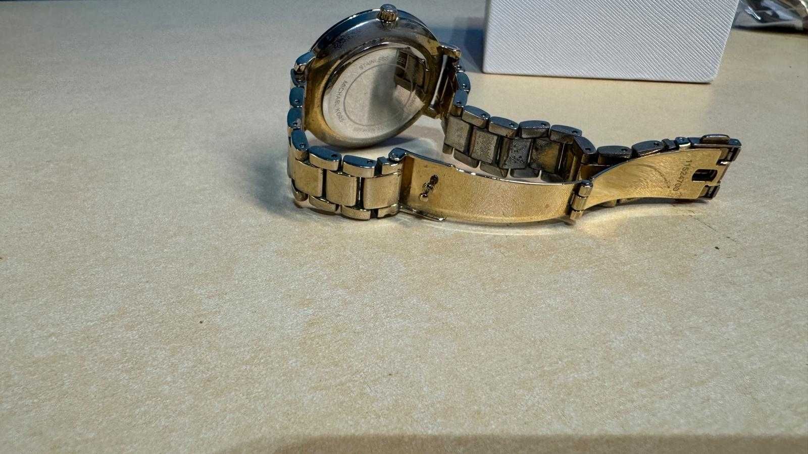 Zegarek damski Michael Kors Pyper logowana tarcza MK4666 kam8