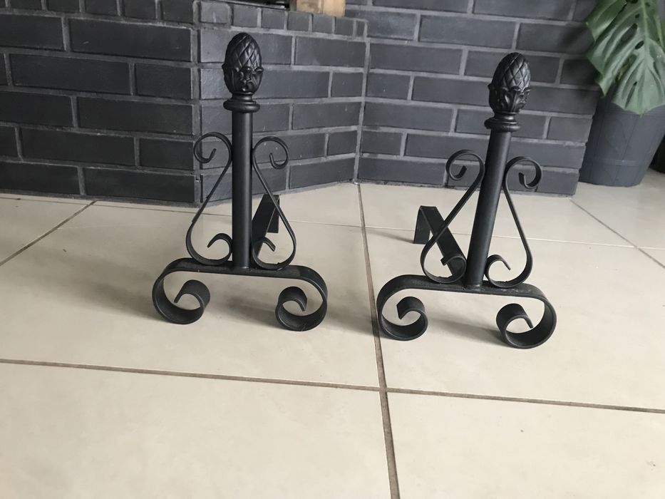 4 żeliwne stojaki kominkowe