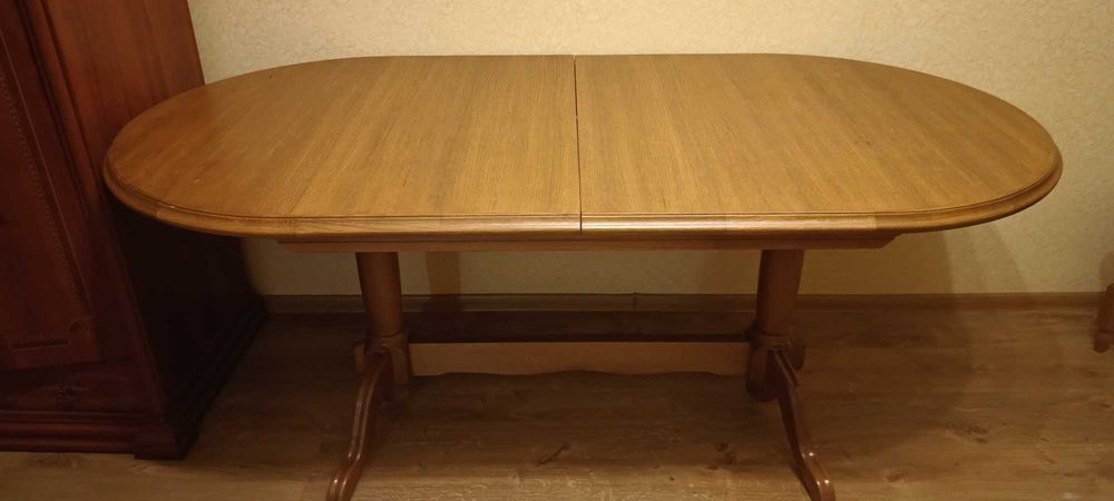 Продам стол из натурального дерева