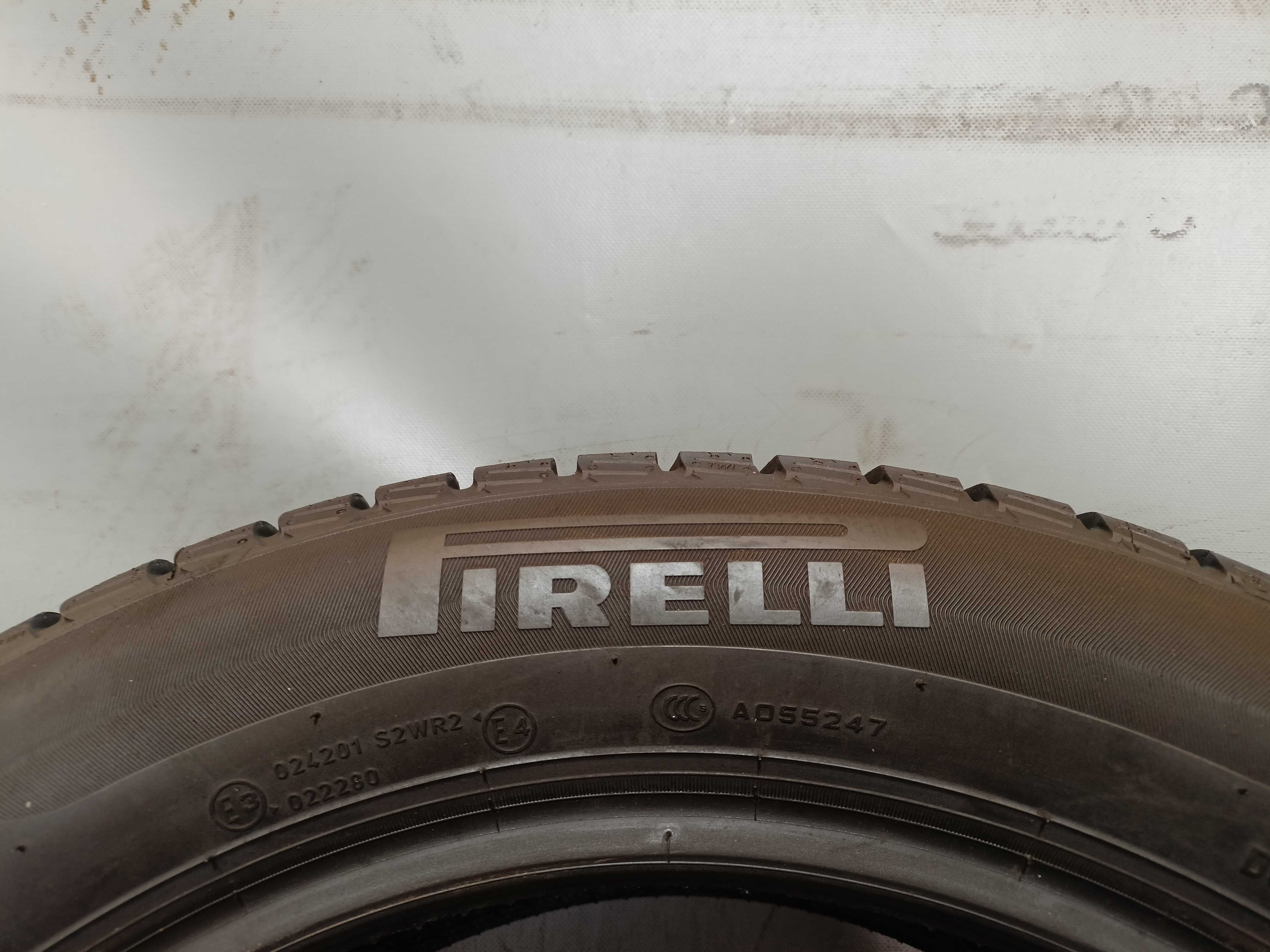 Pirelli SottoZero 3 215/55/17 20/22r. 94H 2x7,6mm 2x7,2mm (3522)