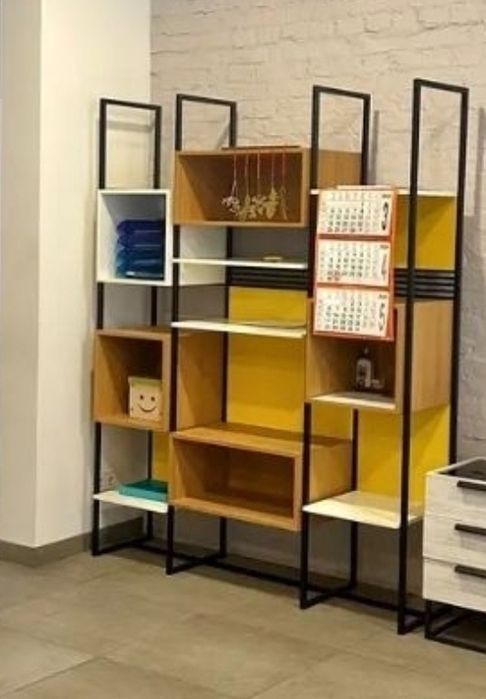 Книжний стеллаж , книжна шафа в стилі лофт