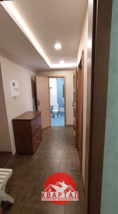 Продается 2-х к. кв. с капремонтом в кирпичном доме, ул. Добролюбова