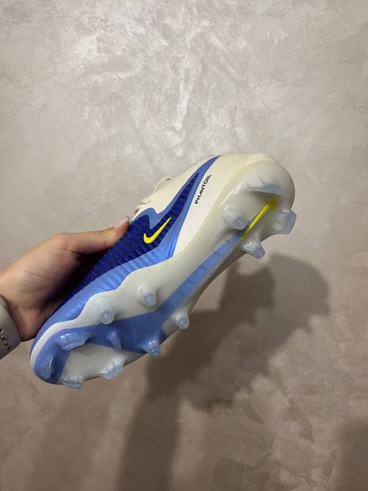 Продам бутци Nike Phantom 6 Low Elite розмір 40