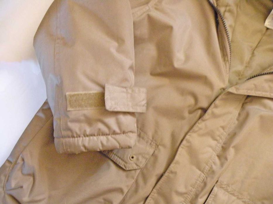 Blusão Bege com Capuz, Novo