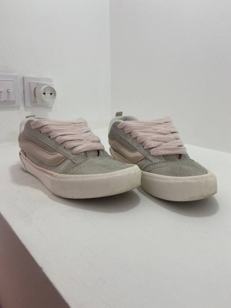 Сіро-рожеві Vans Knu Skool