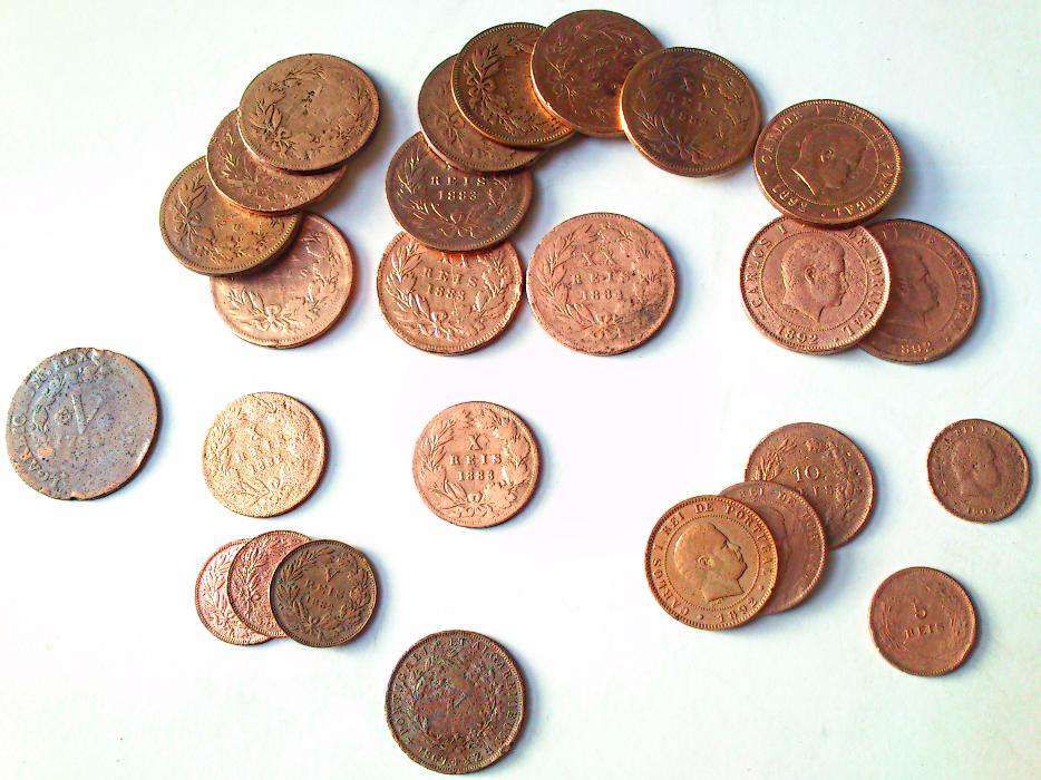 26 moedas portuguesas antigas (Séc.XVIII, XIX e XX)