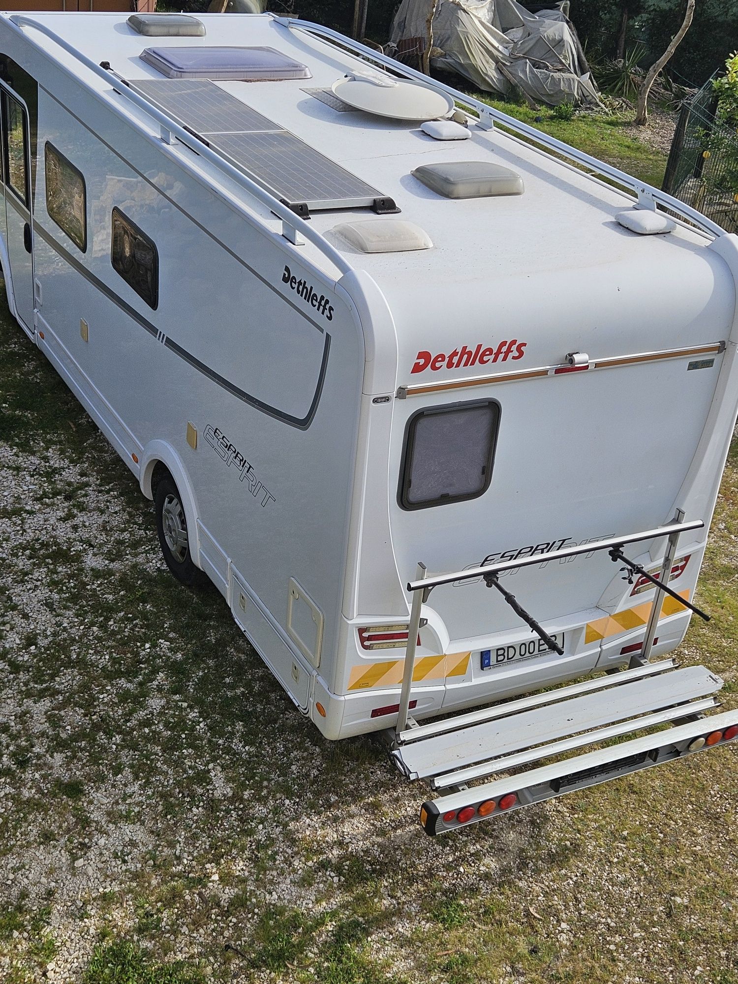 Autocaravana  Dethleffs  2014 vendo/troco por Imóvel