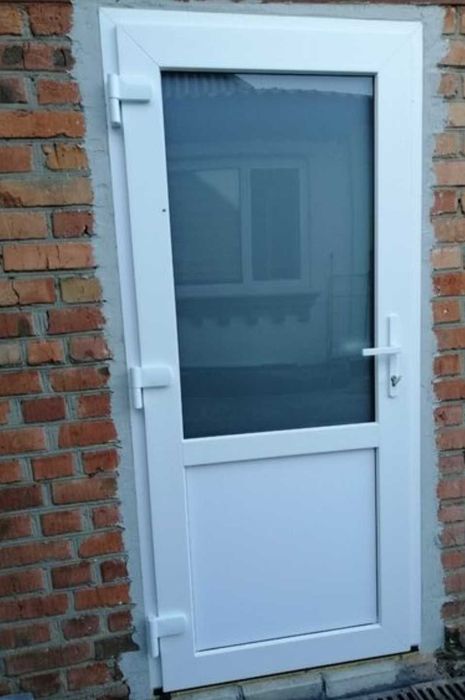 Вхідні металопластикові двері Чернівці. Входные двери Черновци
