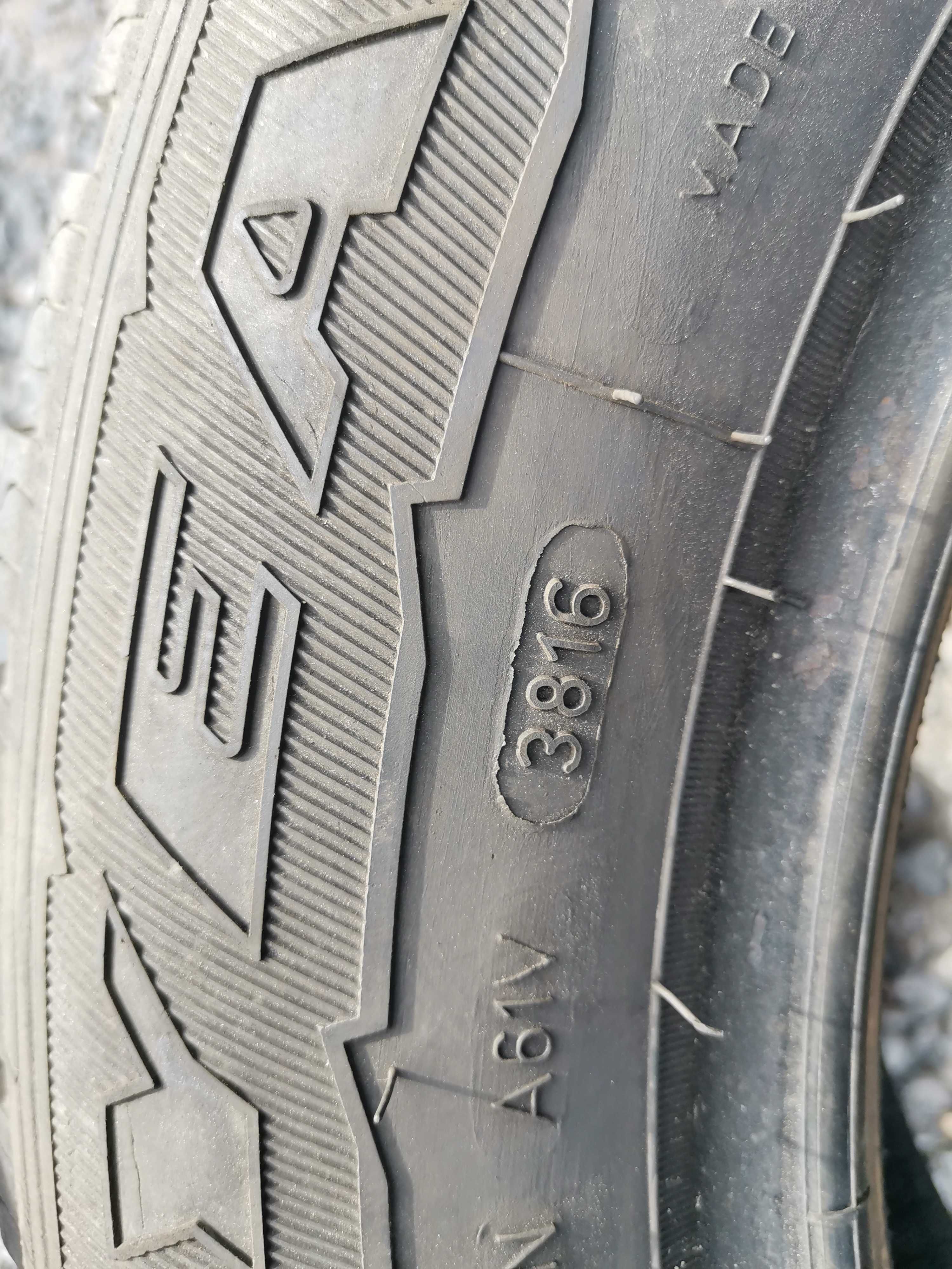 bus lato Goodyear 205/65/16C z 2016r 7mm 2szt