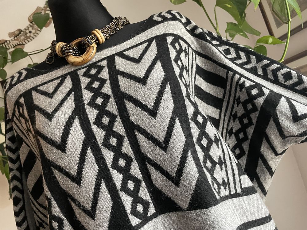 Sweter Szaro Czarny Damski Szeroki Boho Frędzle Etno Oversize