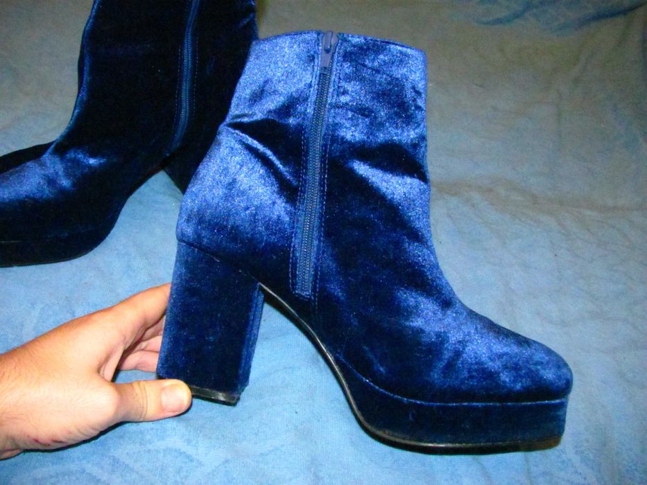 Ботинки велюровые на каблуке 41
