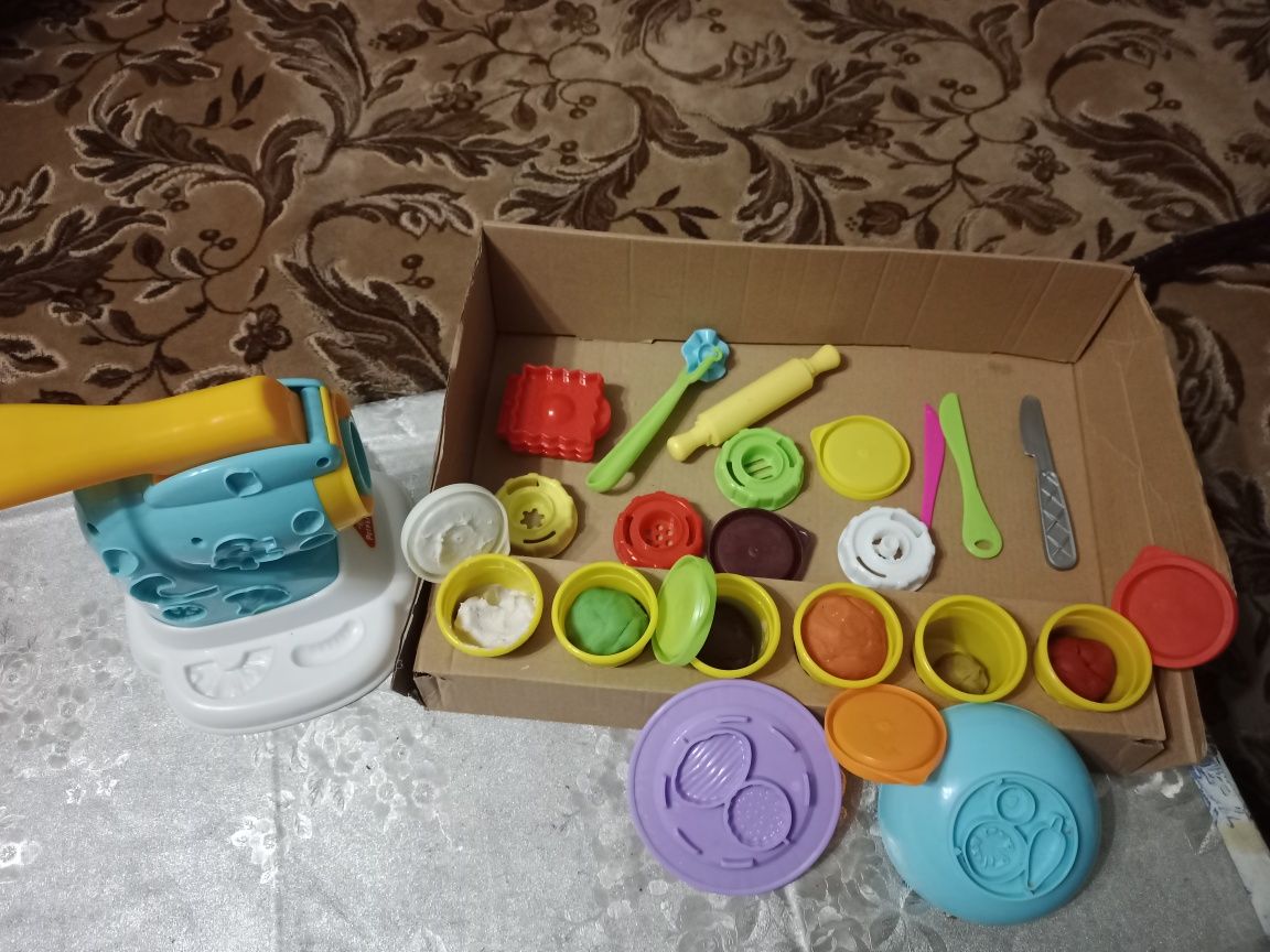 Набор пластилина Play-Doh "Машинка для приготовления лапши"