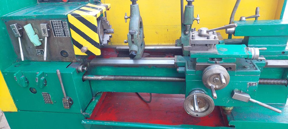 Tokarka tus 25 x 600 wyposażenie
