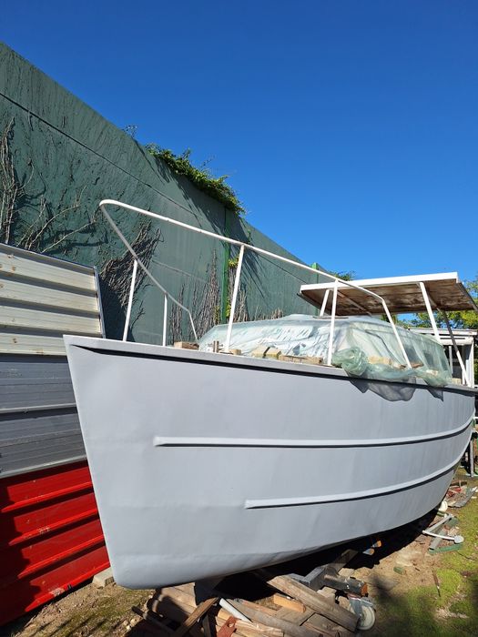 Jacht motorowy B800 stalowy. Budowa amatorska.