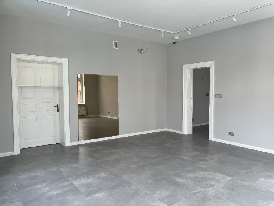 Lokal do wynajęcia handlowo - usługowy CENTRUM GRYBÓW 63 m2 + socjal