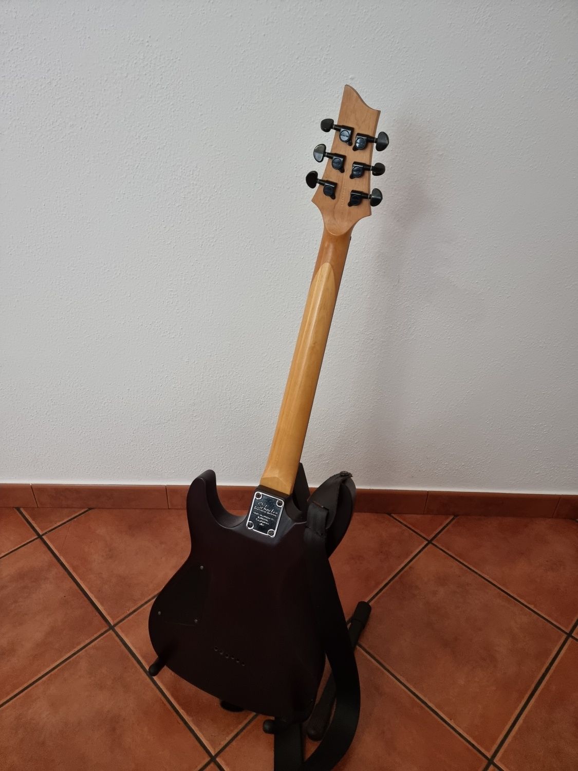 Guitarra Schecter diamond series