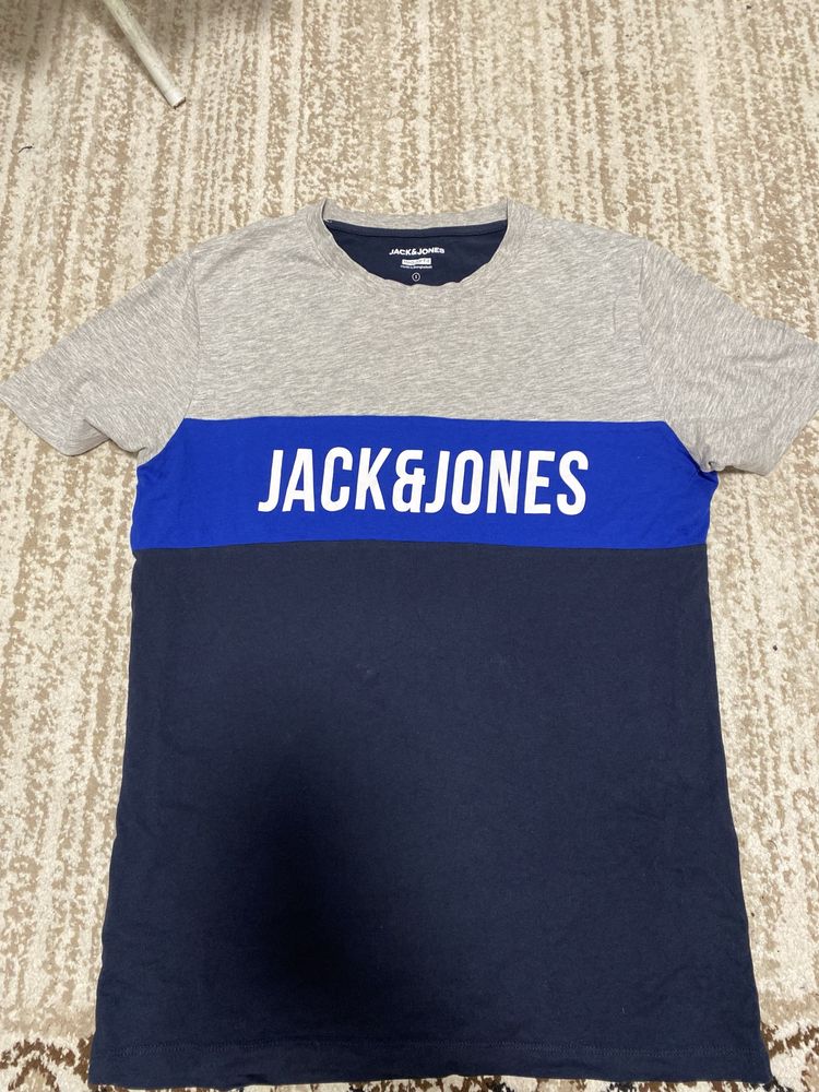 Продам фудболку чоловічу оригінальну jask & jones