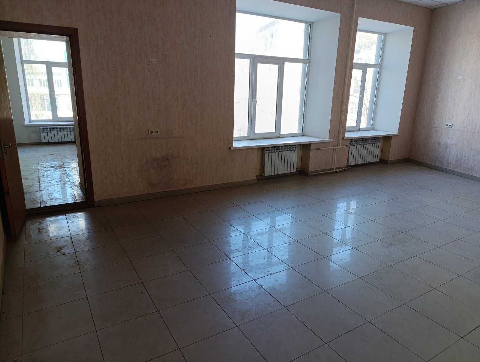 Аренда ОФИС 44м2 и 57м2 ЦЕНТР МЕТРО Конный рынок 150грн/м2