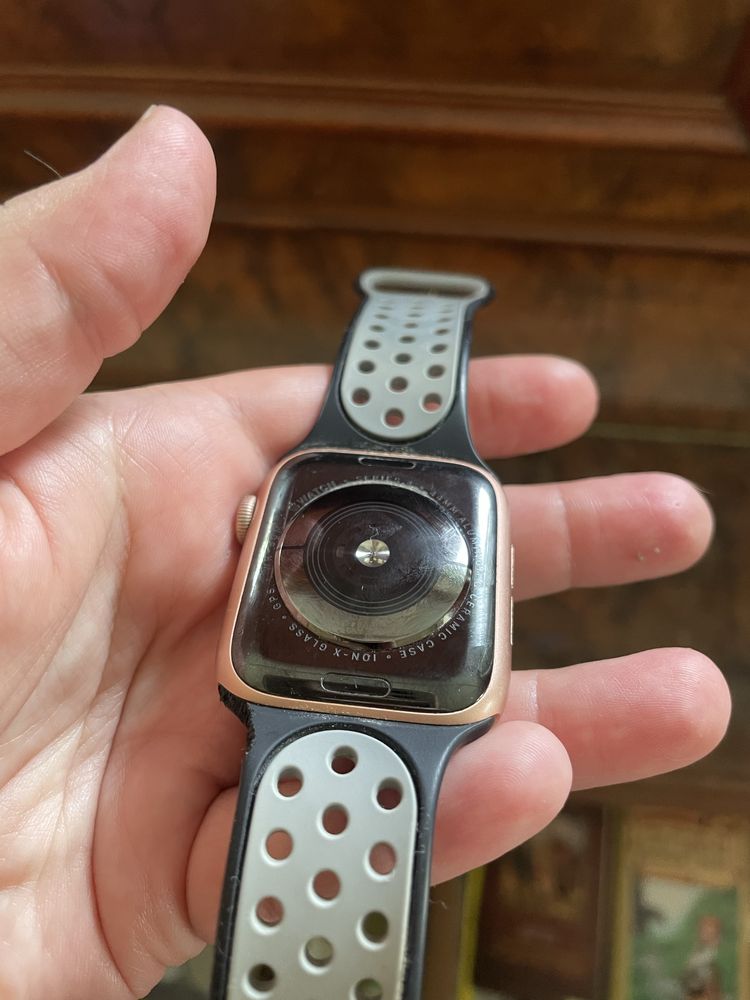 Часы apple watch 4 44mm