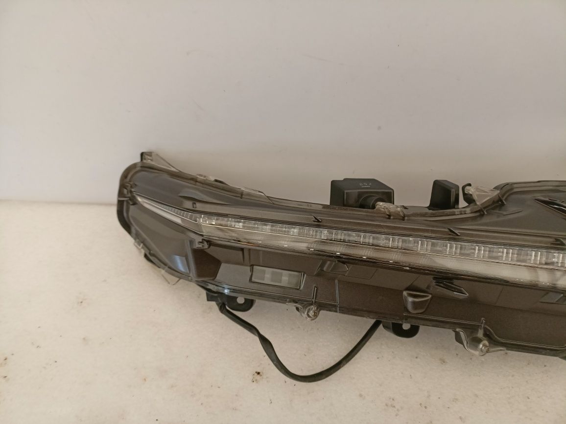 Lexus NX I 1 halogen prawy LED DRL kierunkowskaz 4 PIN migacz