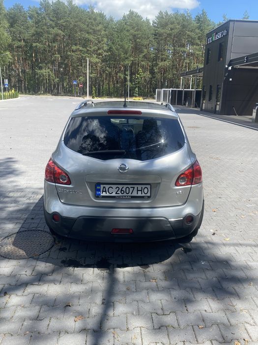 Продам Nissan Qashqai + 2