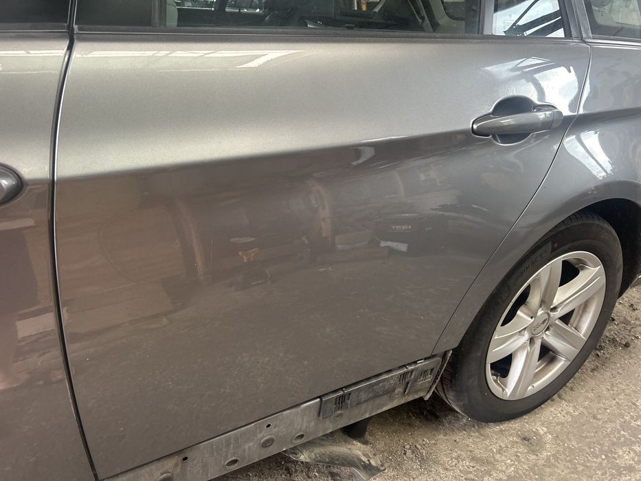 Drzwi lewy tył BMW kombi e90 e91 a52 spacegrau Europa kompletne