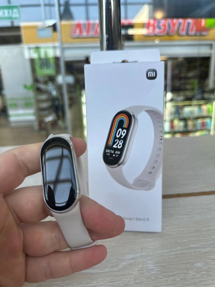 Фитнес браслет Xiaomi Mi Band 8